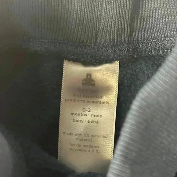 GAP - 2 piece baby set - T-shirt and joggers Size 0-3 months - Picture 6 of 7